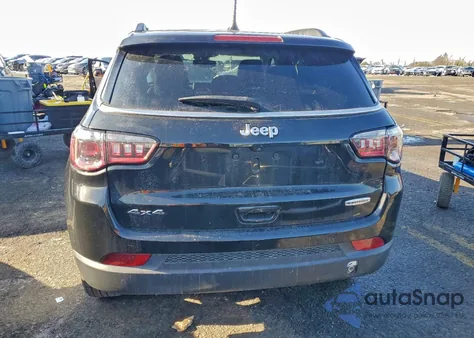 2022 Jeep Compass Latitude z USA, uszkodzony, nr VIN 3C4NJDBB1NT113247